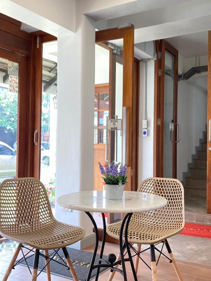 Valentier Cafe And Hotel Чиангмай Экстерьер фото