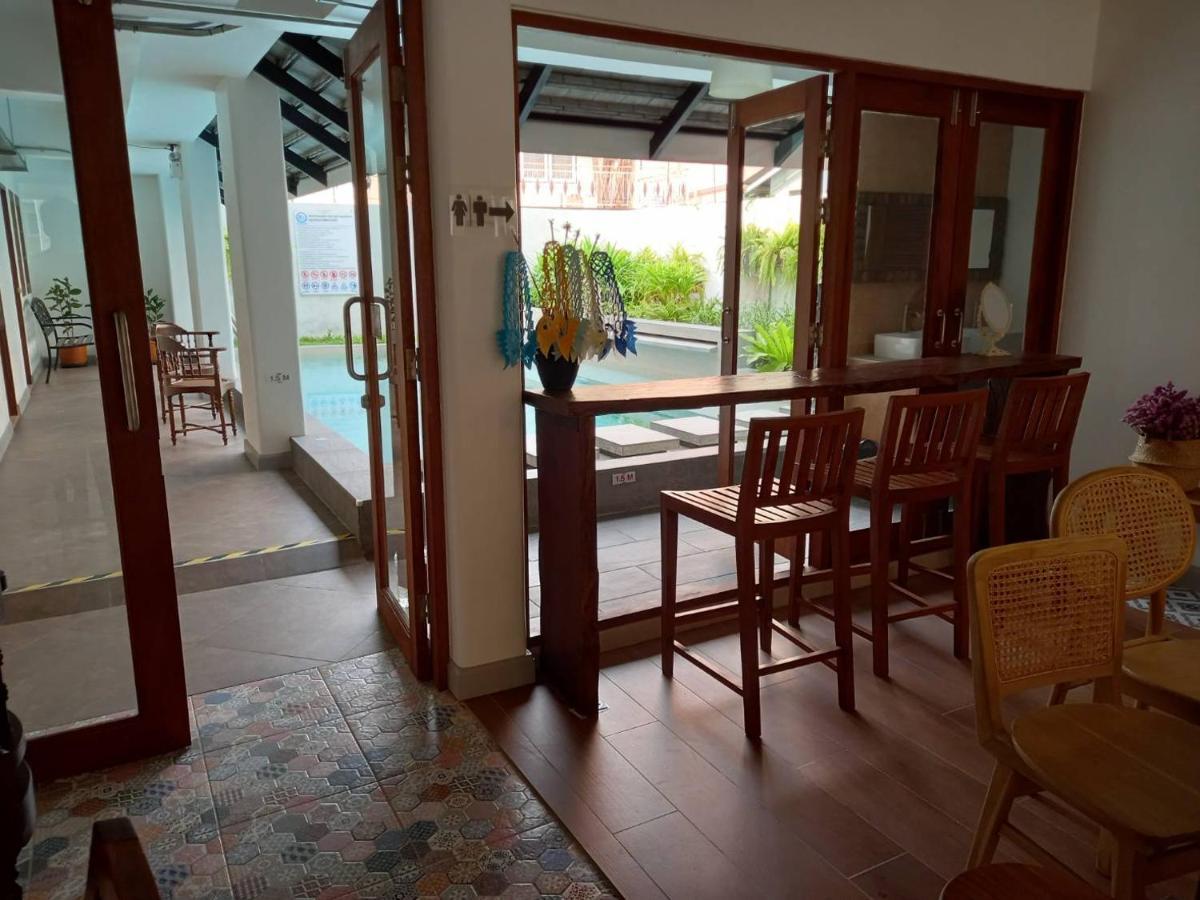 Valentier Cafe And Hotel Чиангмай Экстерьер фото