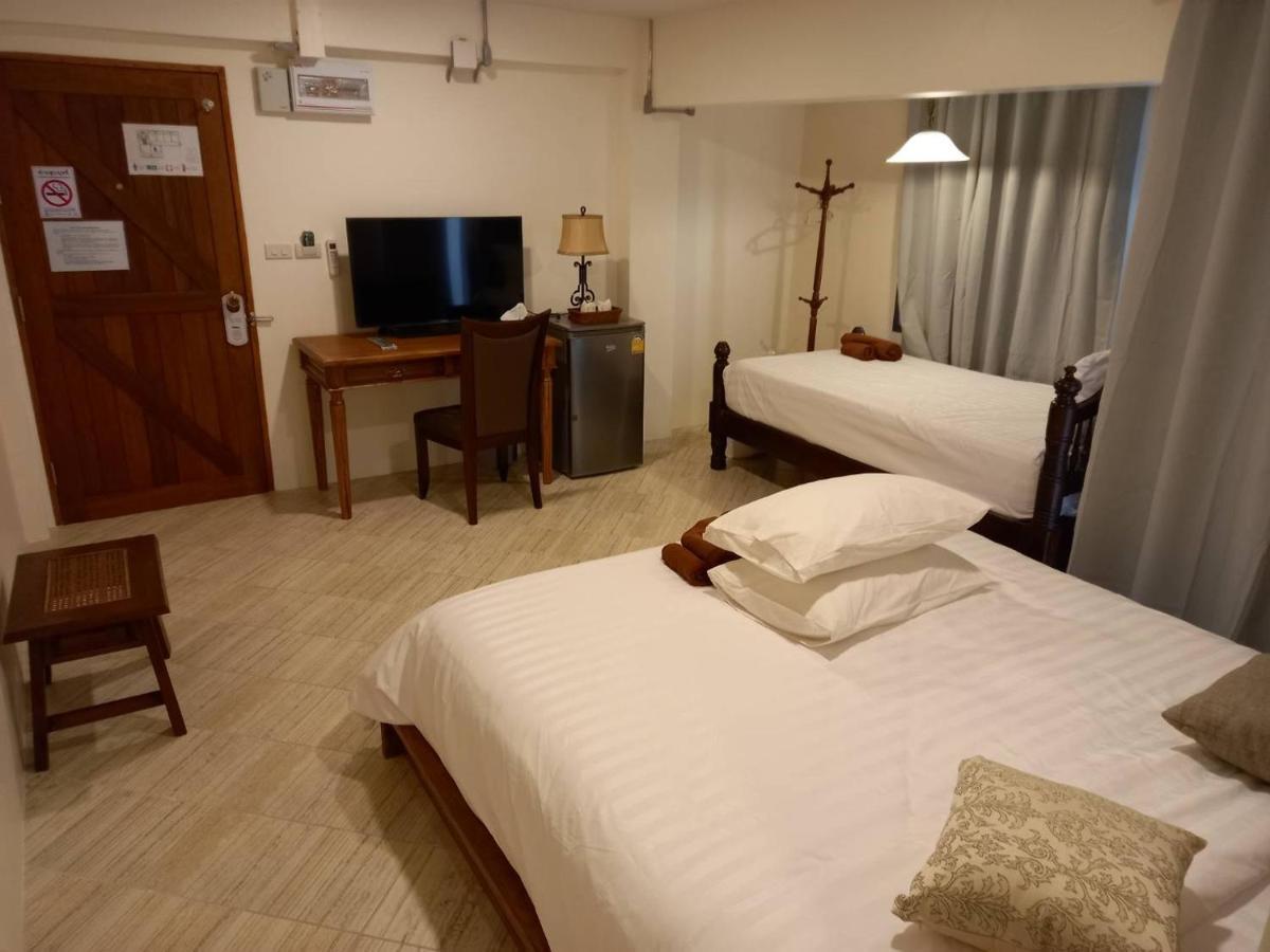 Valentier Cafe And Hotel Чиангмай Экстерьер фото